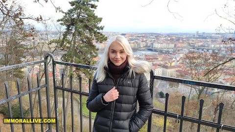 Baba Dan, Üvey Oğlunu bir Araya gelmek isteyen Çılgın bir Sarışın yarrakla Şaşırtıyor!