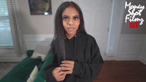 Çikolota Güzel Profesyonel Porno Vloger'ıyla İlk Pornosunu Çekiyor