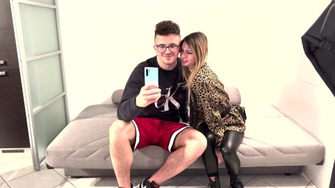 Seks Bağımlısı İtalyan Çift Para Kazanmak İçin Amatör Pono Çekiyor 