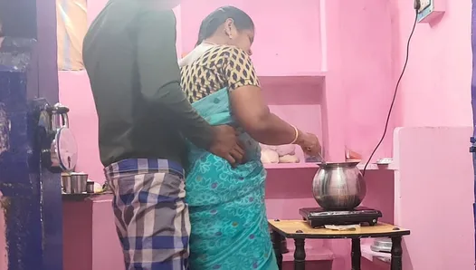 karım çok ateşliydi ve göğüslerini sıktım ve amını ovuşturdum.  sikimi amının içine soktum ve onunla seks yaptım