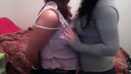 amatör kolej lezbiyenler seks kasedi yapmak