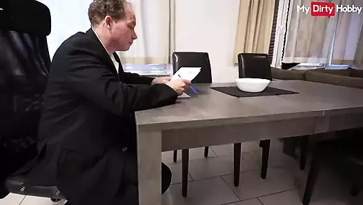 alman patron milf çalışanları ile anal üçlü var - mydirtyhobby