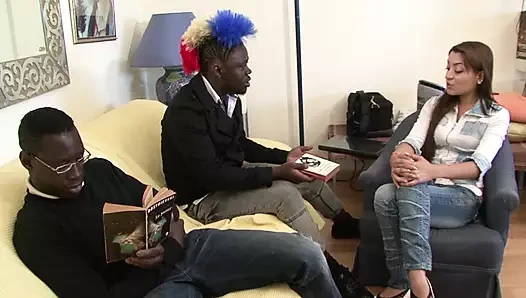 Iki dik siyah dudes wreck pis Fransız yavru içinde anal üçlü