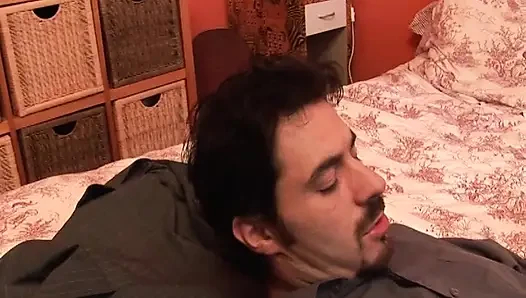 Çarpıcı Fransız hemşire sert anal sikiş sahiptir