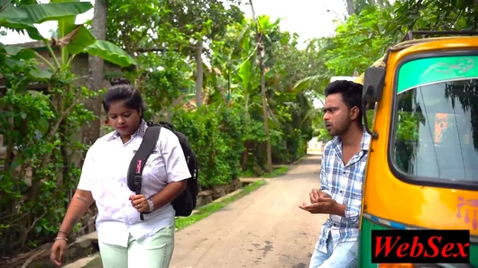 Taksi Şoförü ile güzel Kolej Kız ateşli seks! Lütfen içeri Boşalmayın