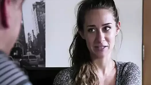 adam kendi karısını fahişeye dönüştürüyor