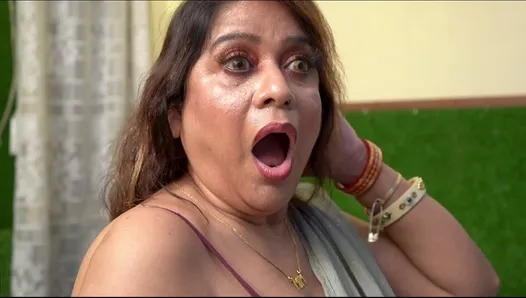 18 yaşındaki sevimli kızlar üvey anne seks programına katılıyor