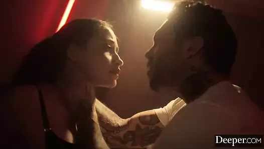 Daha derine. yaramaz avukat avi'nin kötü adamlarla takıntısı var