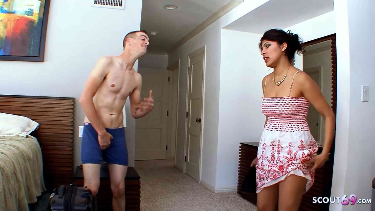 büyük penisli çocuk üvey anneleri tarafından kandırıldı latin olgun kız arkadaşı yaşlı genç hile sikiş'e