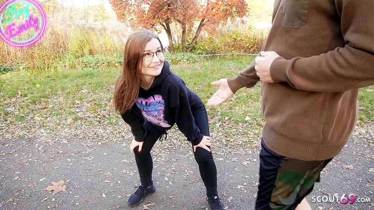 alman amatör duş Creampie sikişmek için minyon genç tinyemily sonra yakalandı at jogging