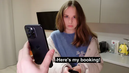 Bir rezervasyon hatası nedeniyle geceyi bir yabancıyla geçirdim.