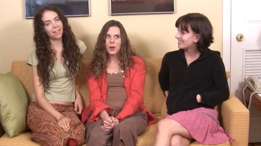 Bahislerin yüksek olduğu Şerit Taş Kağıt Makastan oluşan bir oyun gecesi