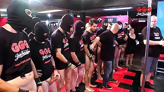 Ggg John Thompson - Juliette Vandory ve Jenny Smart, Aldatılan Erkekler Arasında Bir İlişkiye Giriyor